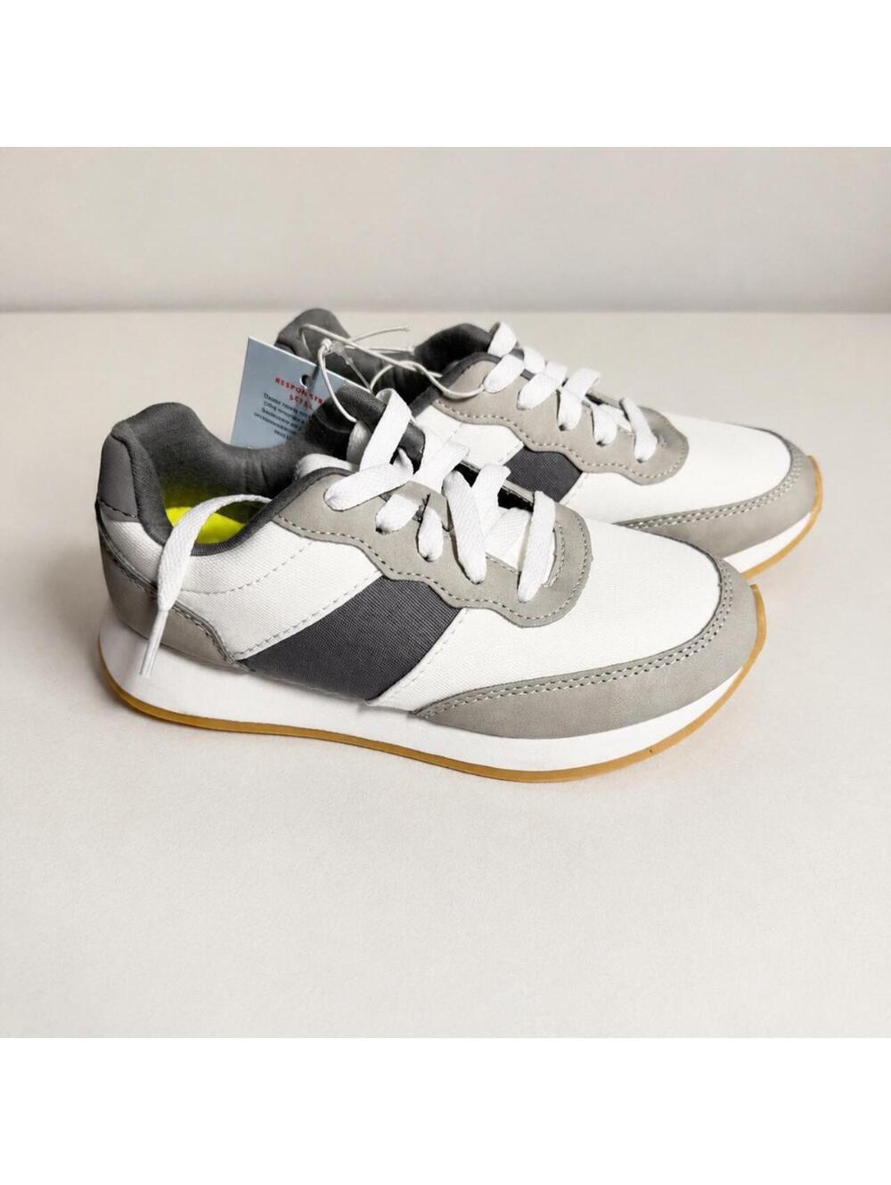 Cat & Jack Brock Boys Sneakers Size 13 Gray White Retro Jogger NWT Box